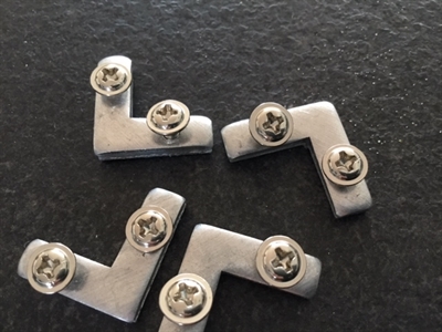 Hjørnesamler til galleriskinne samt gardinskinne.